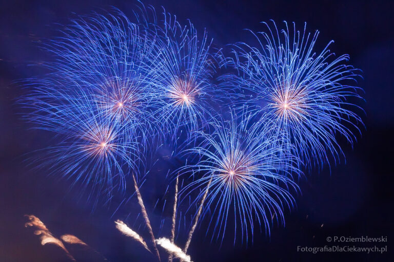 Fajerwerki - pokazy sztucznych ogni